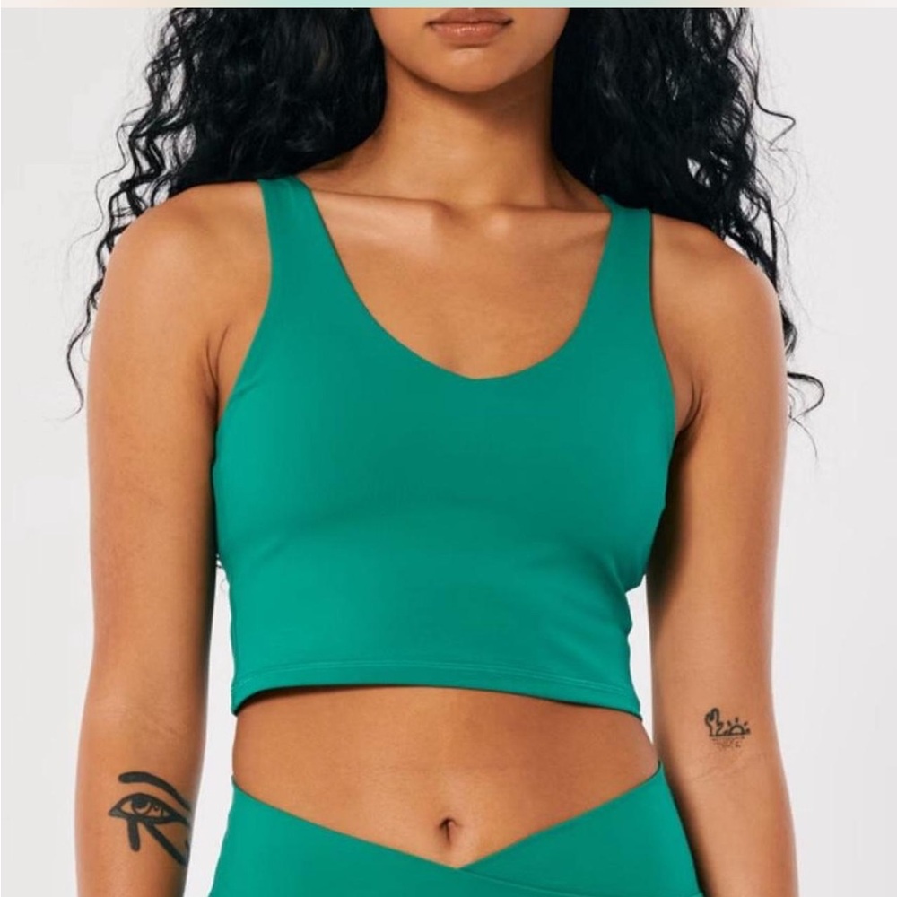 Social tourist Cropped workout top green xs NWT